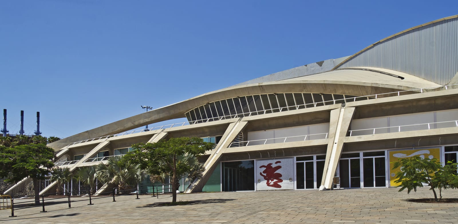 La structure de béton et d'acier du Recinto Ferial de Tenerife, signée Santiago Calatrava