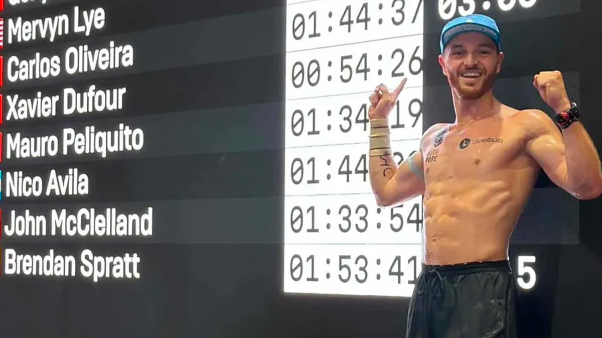 Xavier Dufour célèbre son chrono de 54:26 à l'HYROX